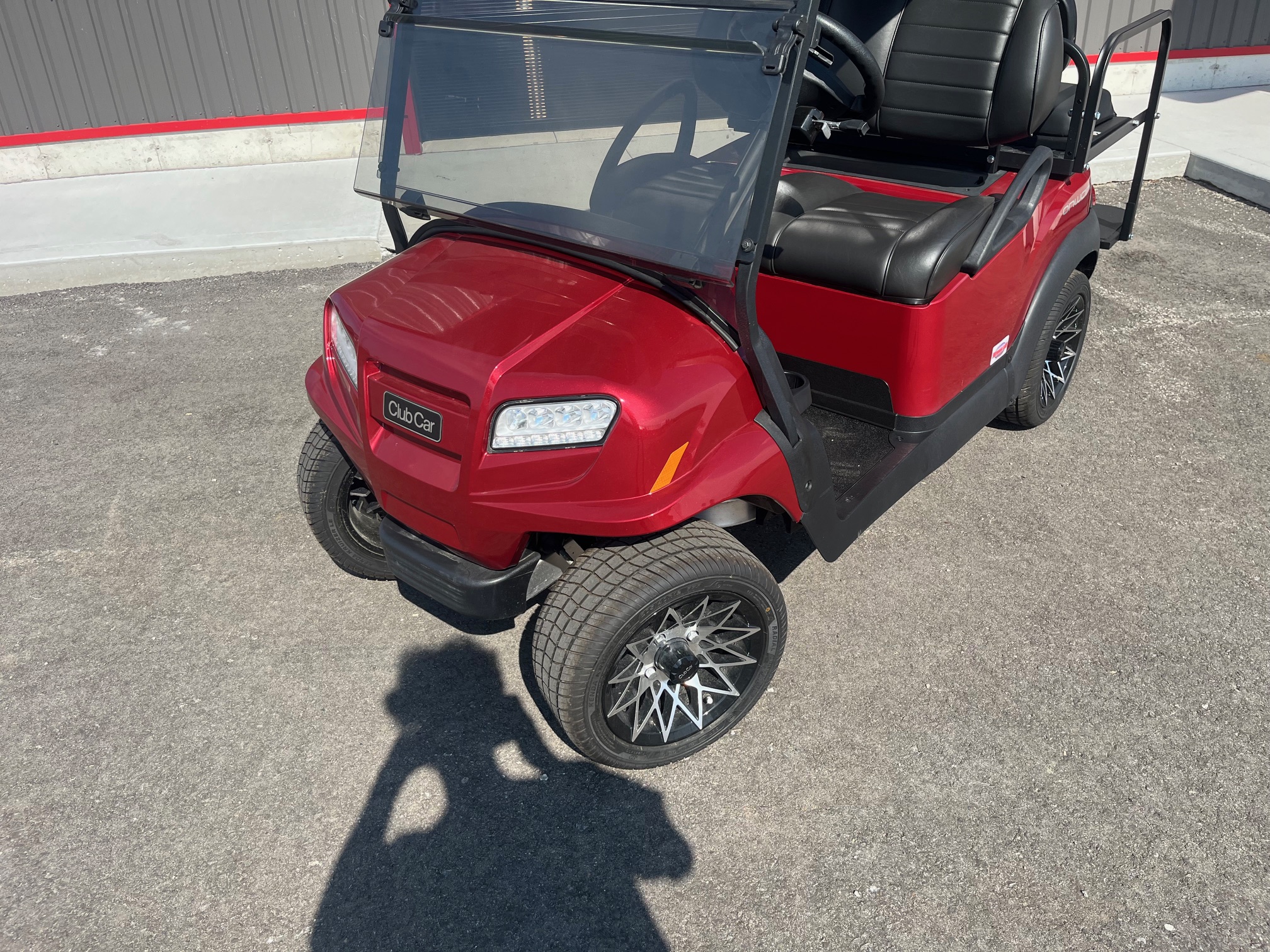 2023 Club Car Onward Gas EFI 429CC Red Non lifted BQ2346-480165 - Image 4