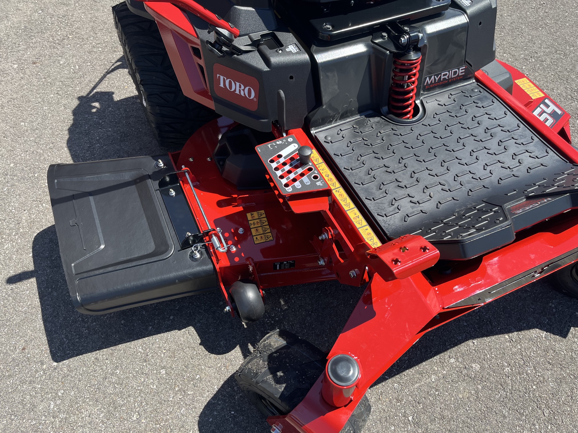 Toro 54 Inch Titan MyRide Zero Turn Lawn Mower 76511
