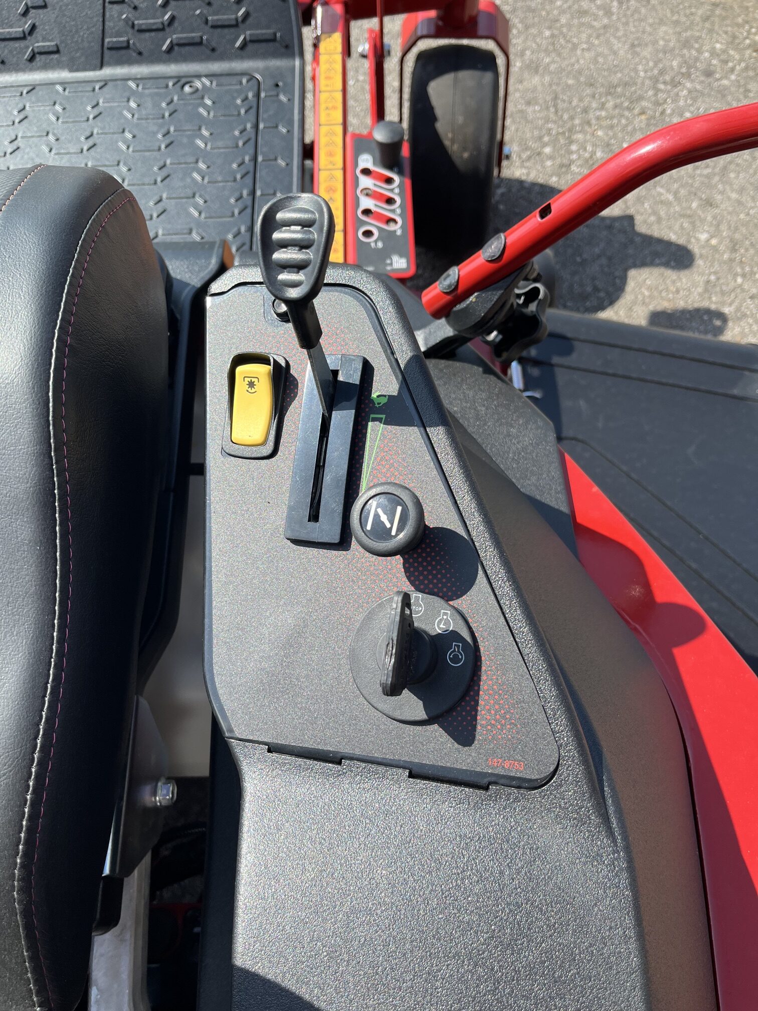 Toro 50 in. (127 cm) TimeCutter® Max MyRide® Zero Turn Mower 77502 - Image 14