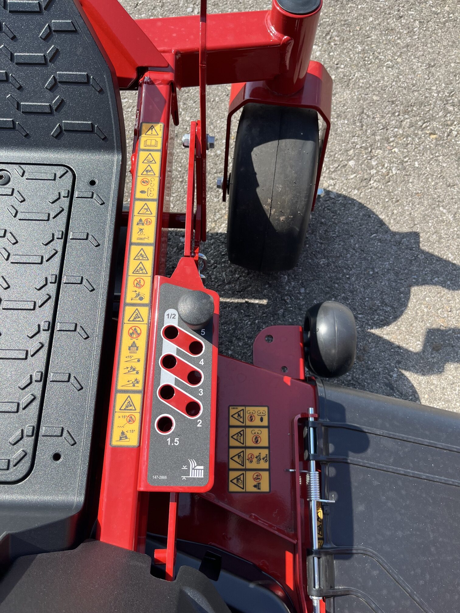 Toro 50 in. (127 cm) TimeCutter® Max MyRide® Zero Turn Mower 77502 - Image 13