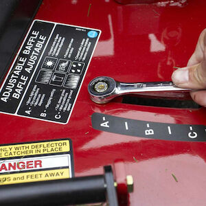 Toro GrandStand® 52" (132 cm) 22 HP 726cc 72505 - Image 15