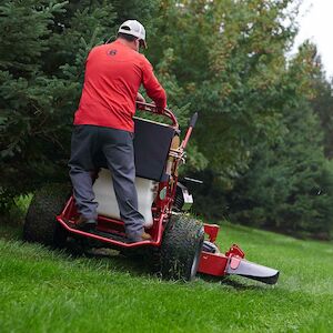 Toro GrandStand® 52" (132 cm) 22 HP 726cc 72505 - Image 3