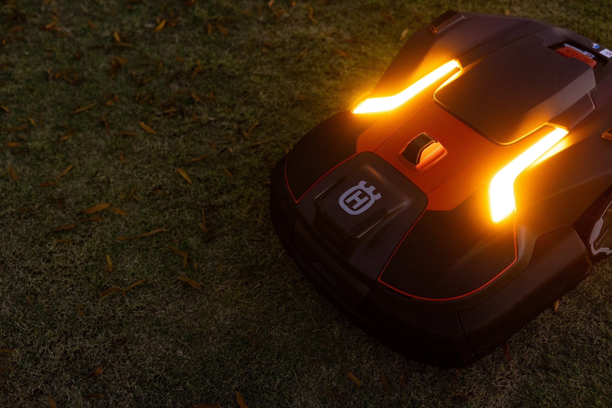 Husqvarna Automower 580L with EPOS Robotic Lawn Mower 2 Acres For Golf and Sports Fields (970730505) - Image 7