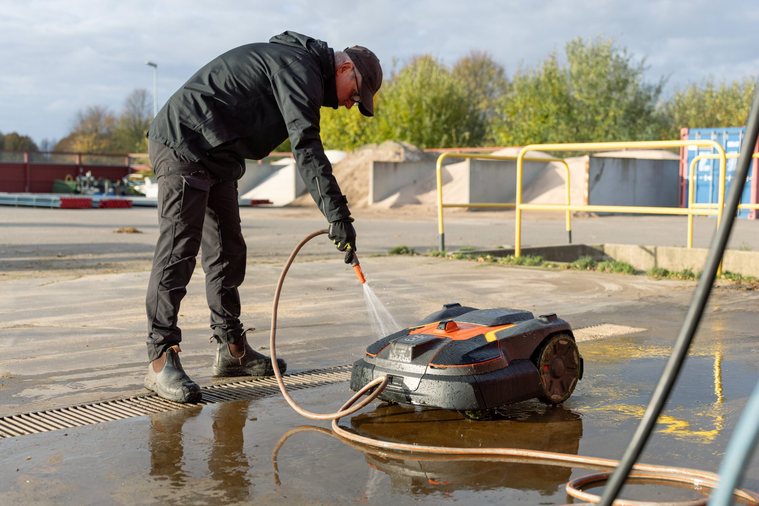 Husqvarna Automower 580L with EPOS Robotic Lawn Mower 2 Acres For Golf and Sports Fields (970730505) - Image 10