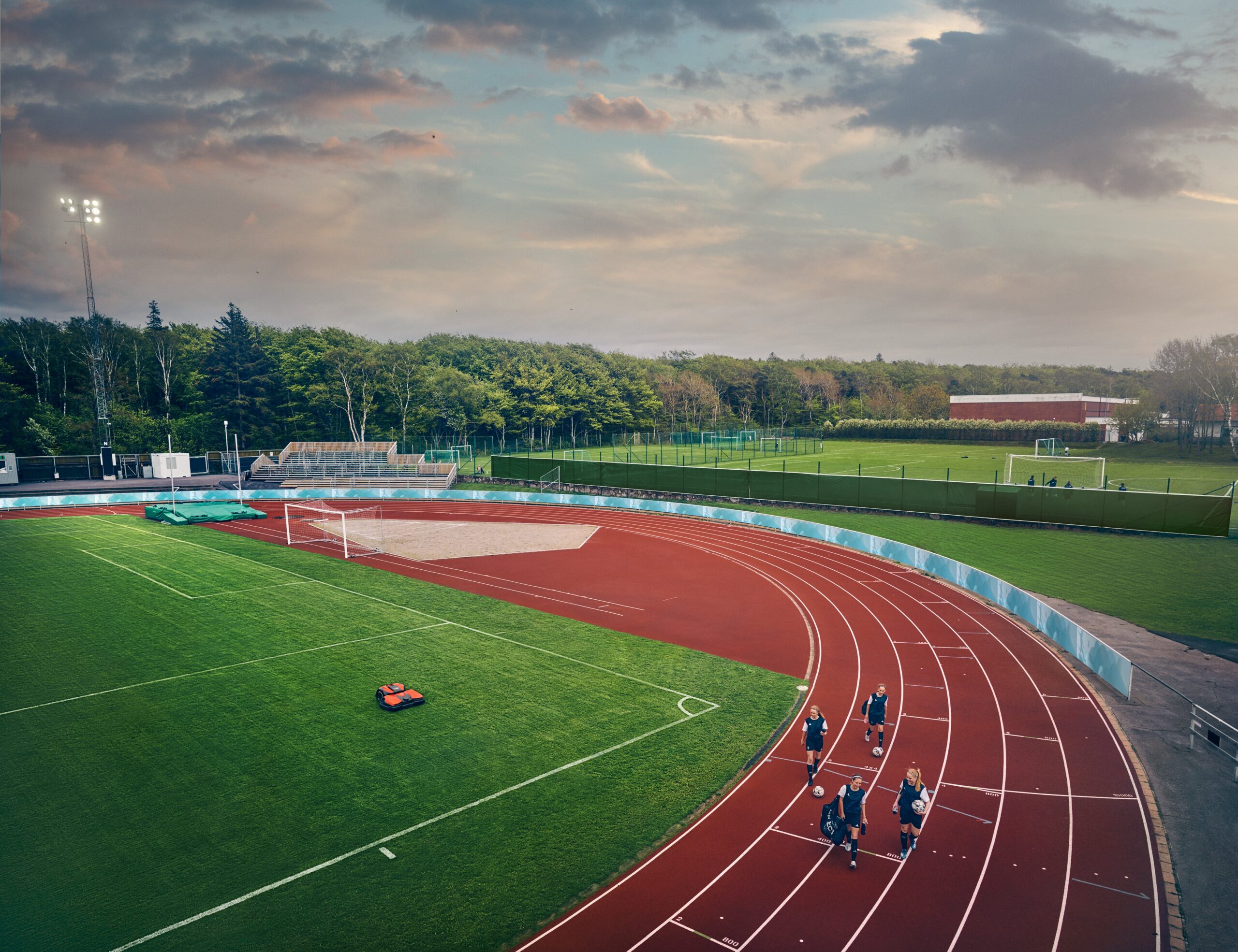 Husqvarna Automower CEORA 546 EPOS Robotic Mower with RZ 43M Cutting Deck 49AH Battery 10 Acre (CEORA RZ43M) - Image 4