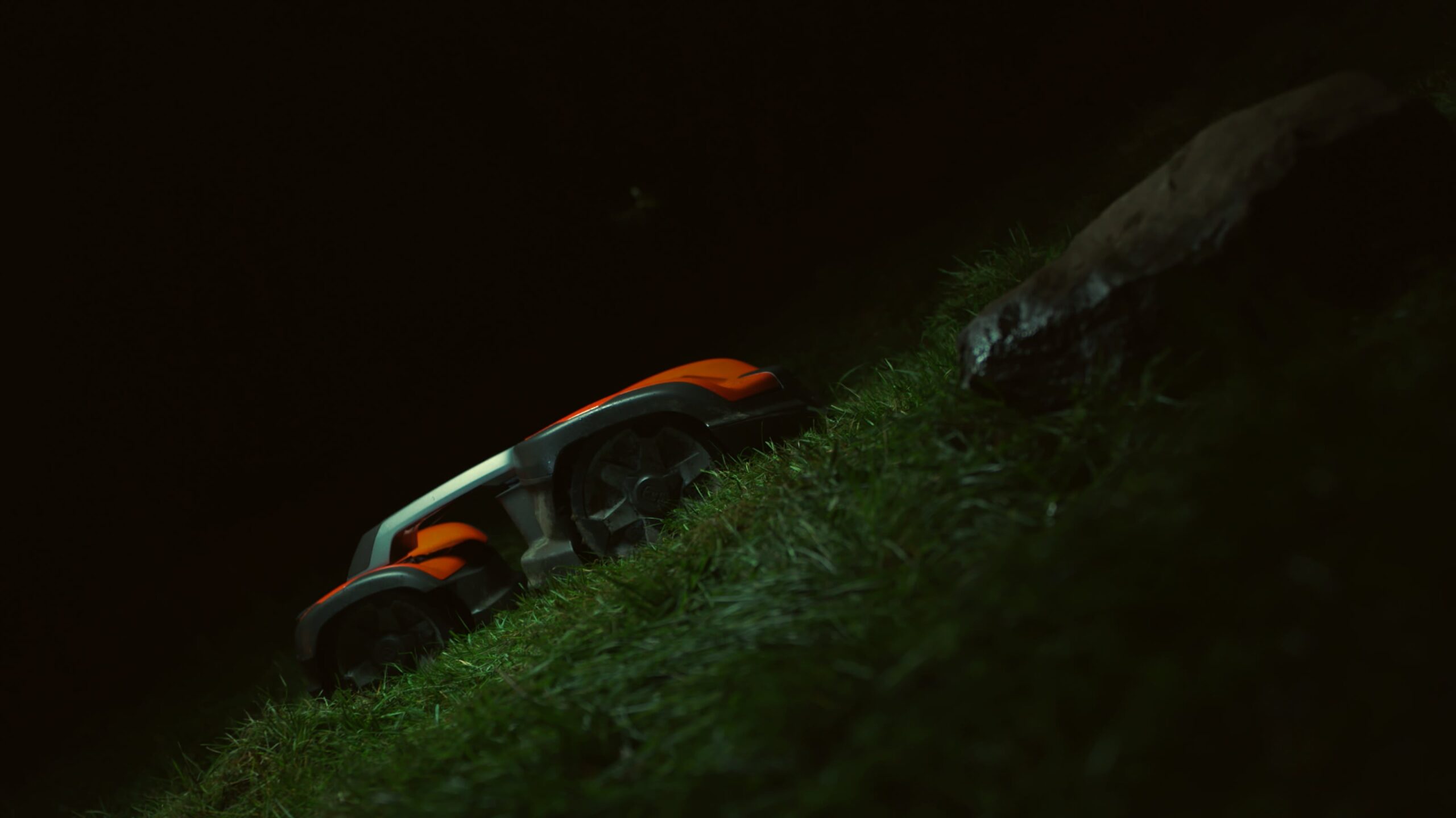 Husqvarna Automower 535 AWD Robotic Mower with EPOS 1.2 Acre (970745505) - Image 5