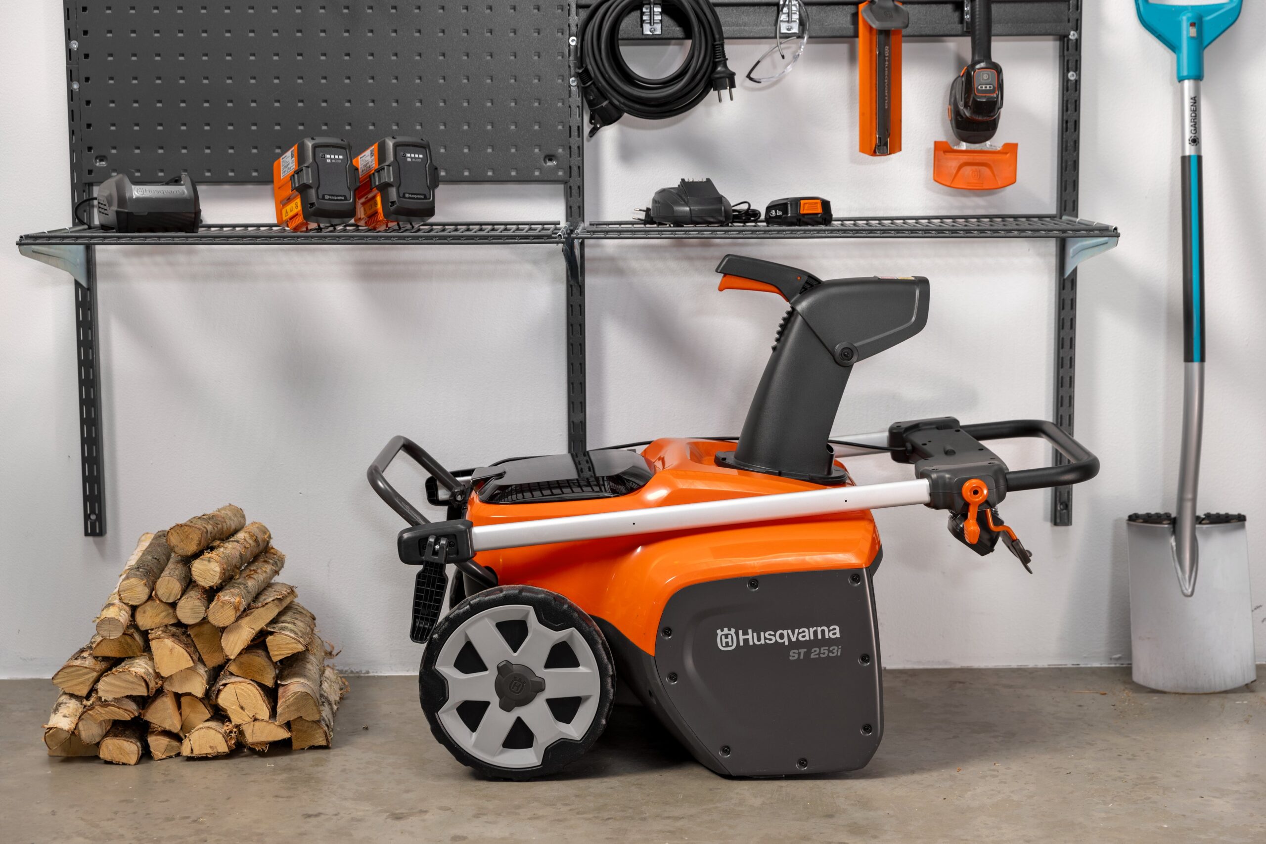 Husqvarna ST 253i Electric Snow Blower