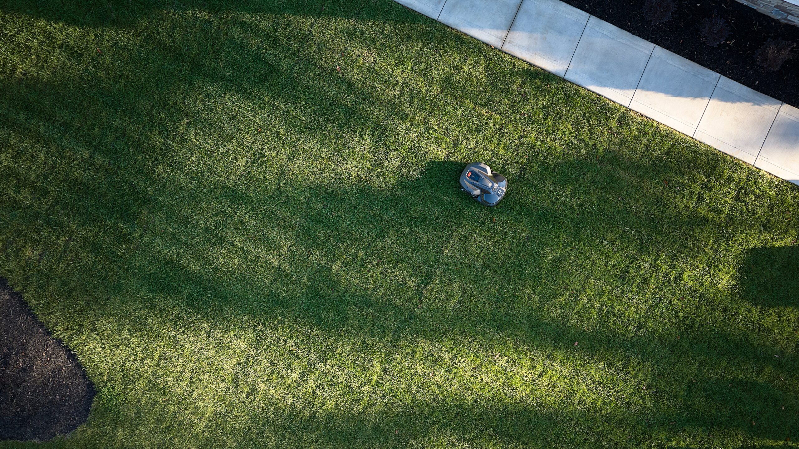 Husqvarna Automower 420 IQ Robotic Lawn Mower with EPOS 1 Acres (970727501) - Image 16