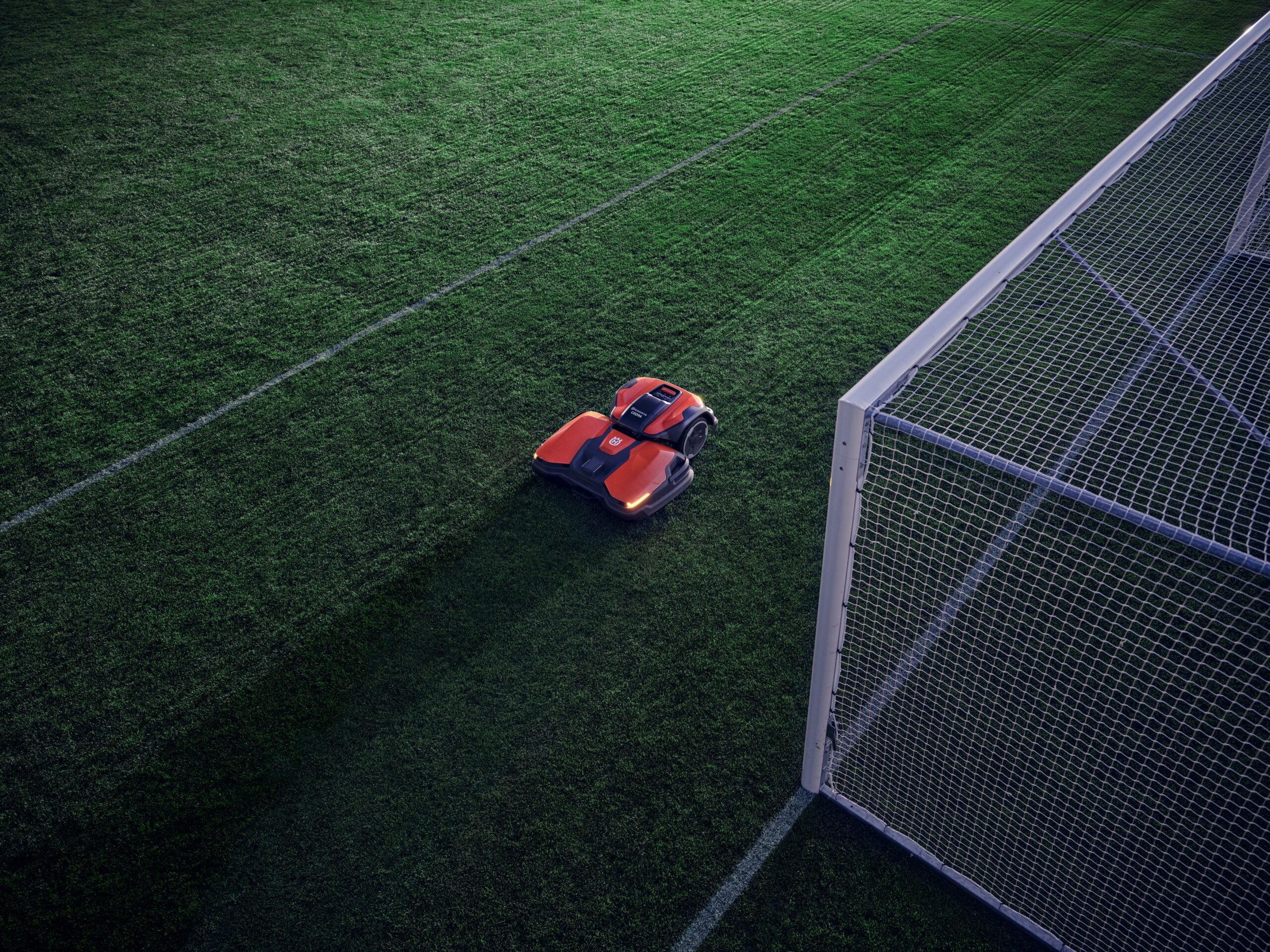 Husqvarna Automower CEORA 546 EPOS Robotic Mower with RZ 43M Cutting Deck 49AH Battery 10 Acre (CEORA RZ43M) - Image 5