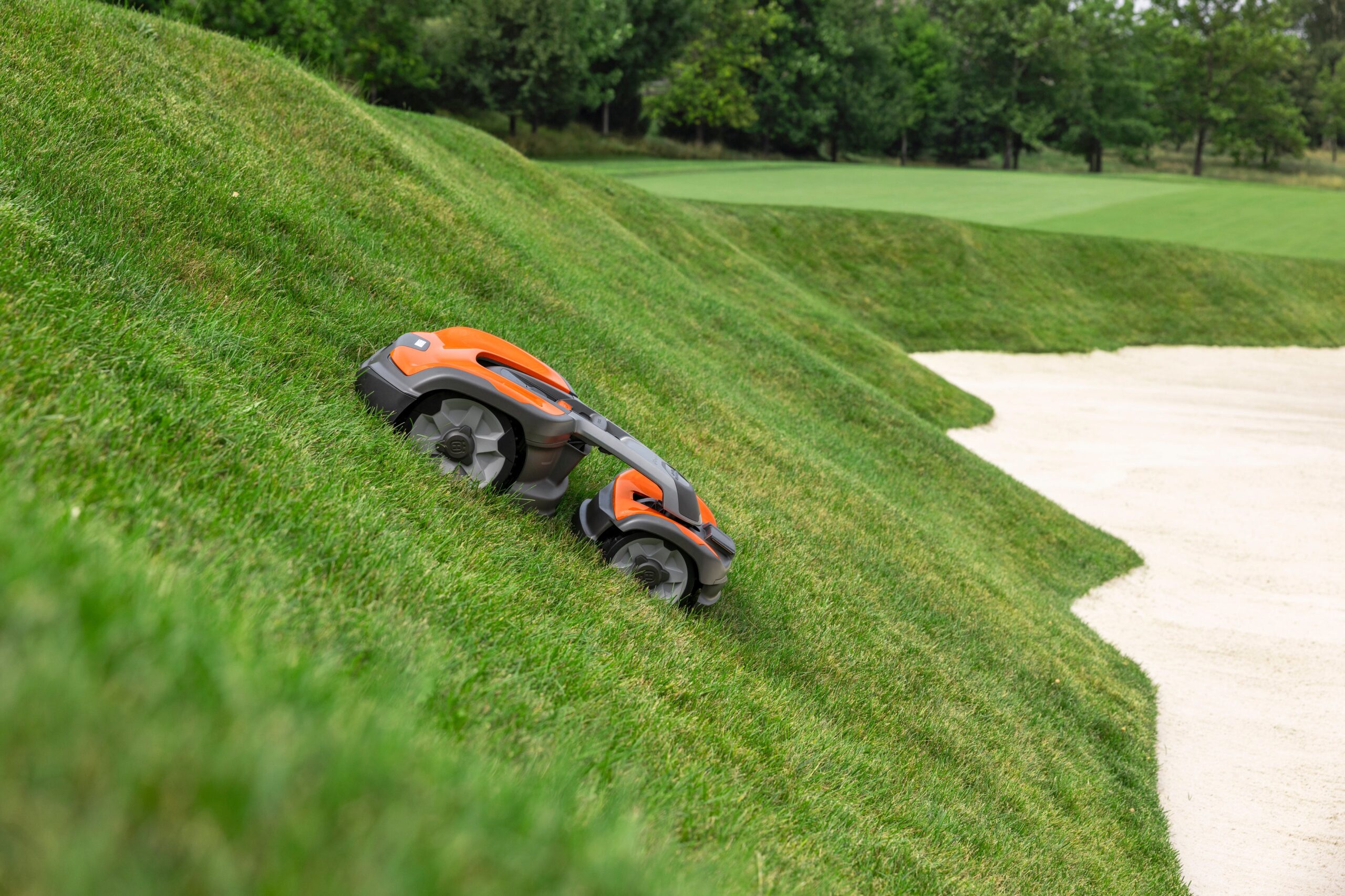 Husqvarna Automower 535 AWD Robotic Mower with EPOS 1.2 Acre (970745505) - Image 3
