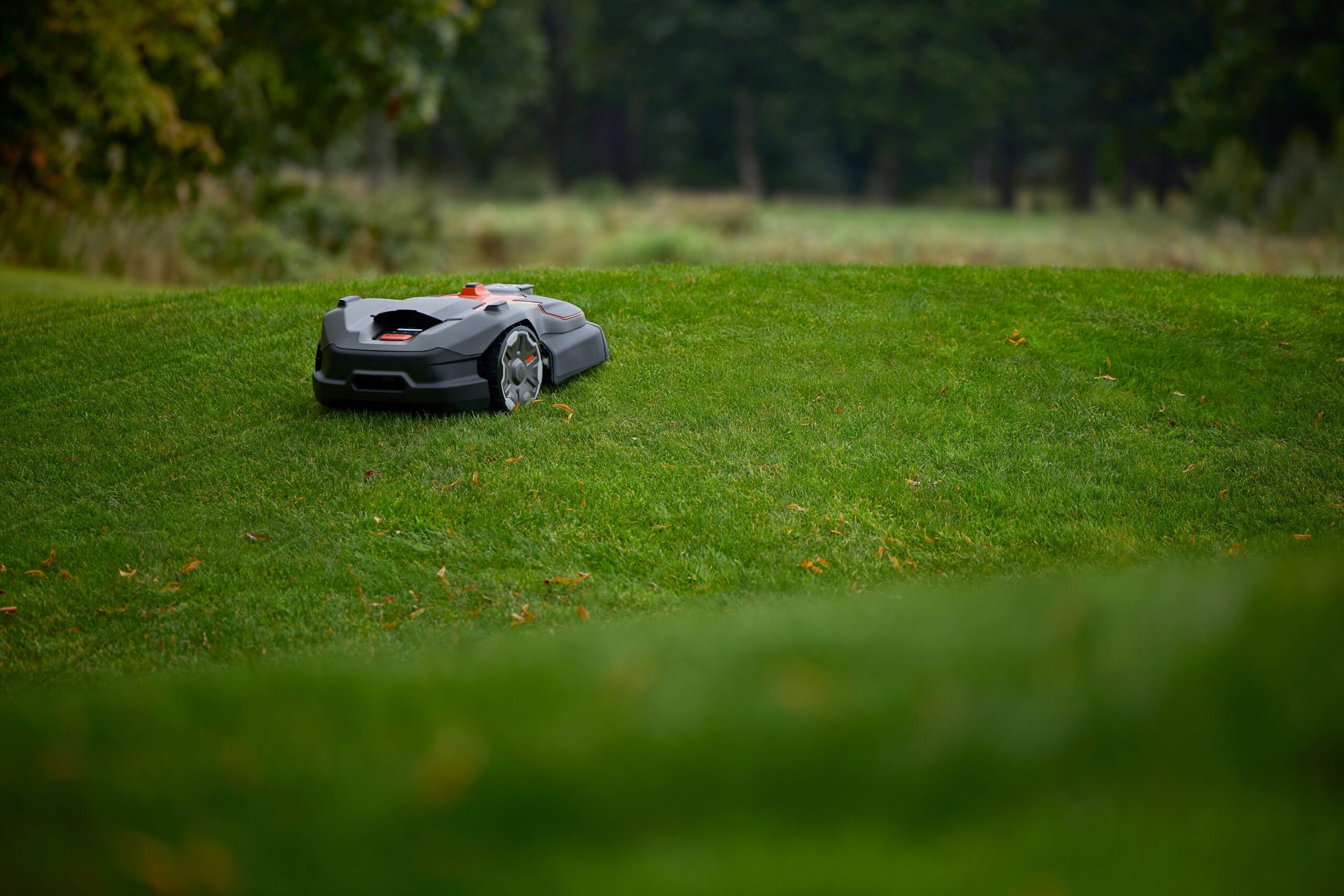 Husqvarna Automower 580L with EPOS Robotic Lawn Mower 2 Acres For Golf and Sports Fields (970730505) - Image 9