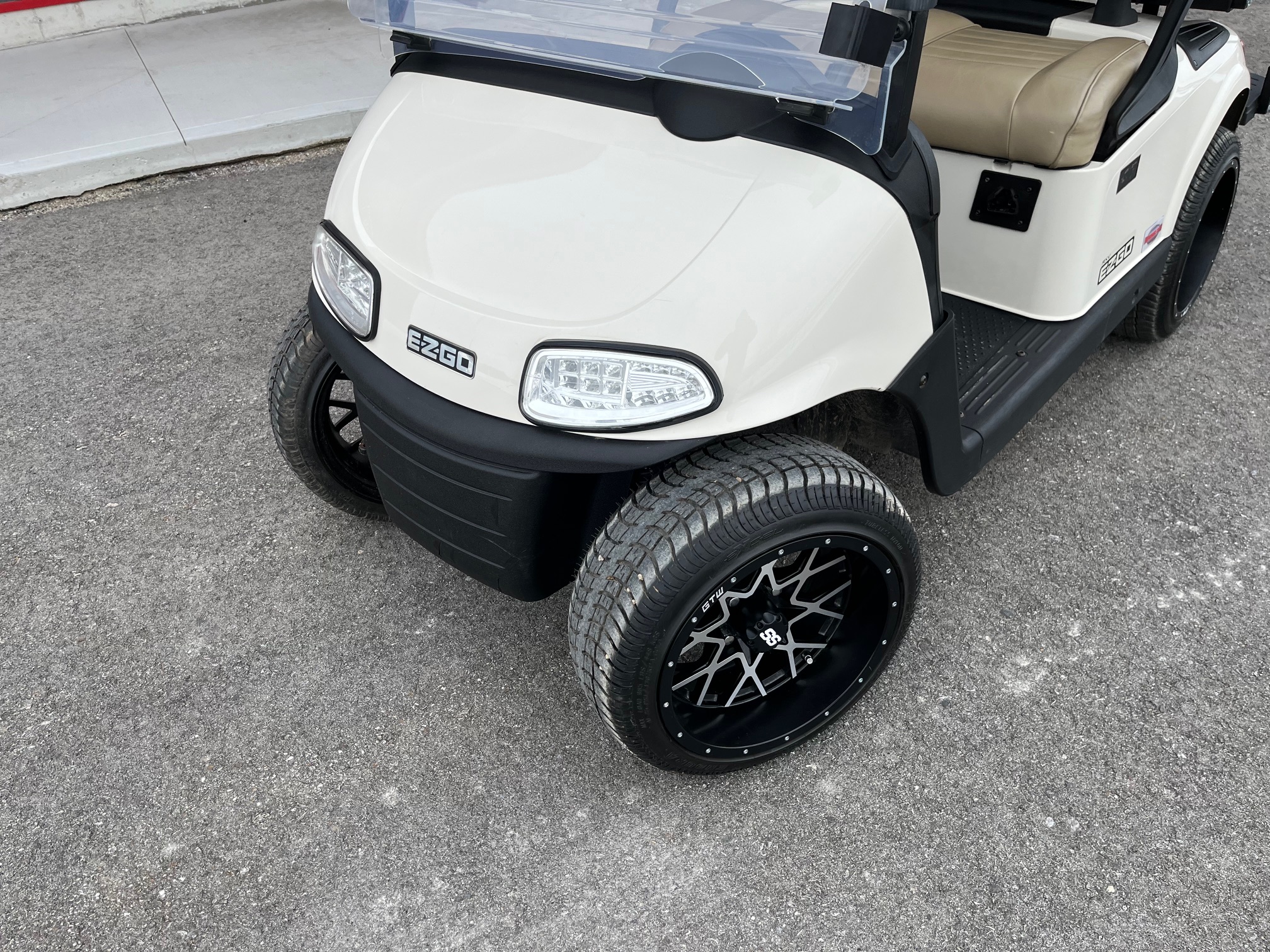 2017 EZGO RXV 48V Electric 4 Passenger Golf Cart