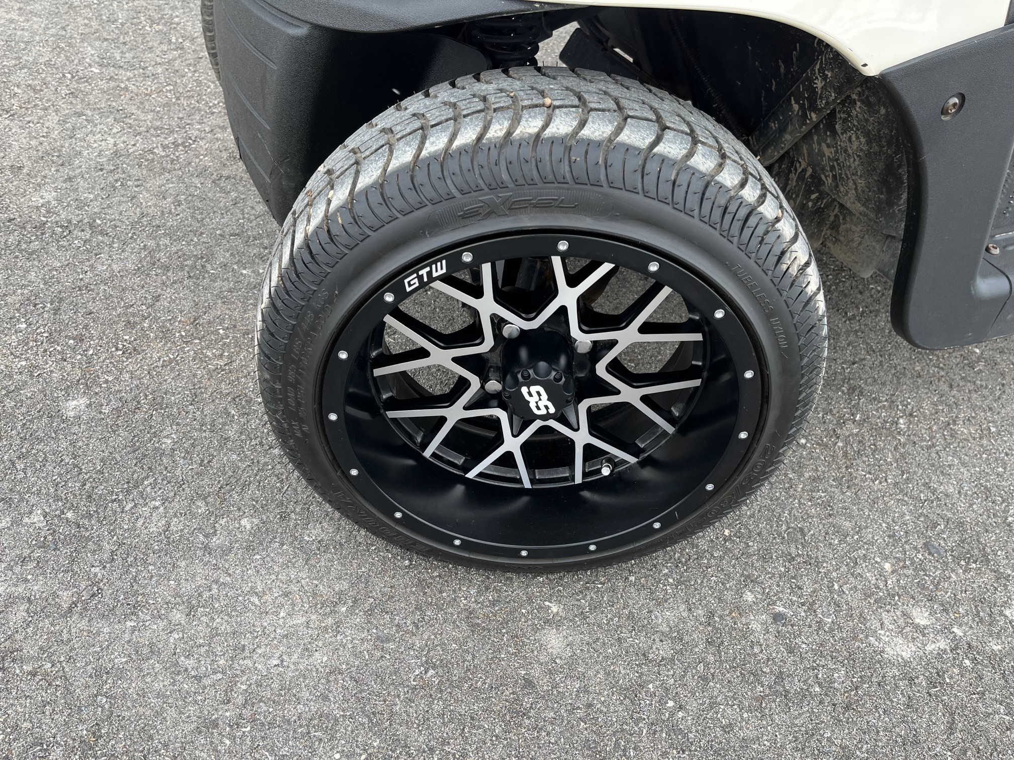 2017 EZGO RXV 48V Electric 4 Passenger Golf Cart