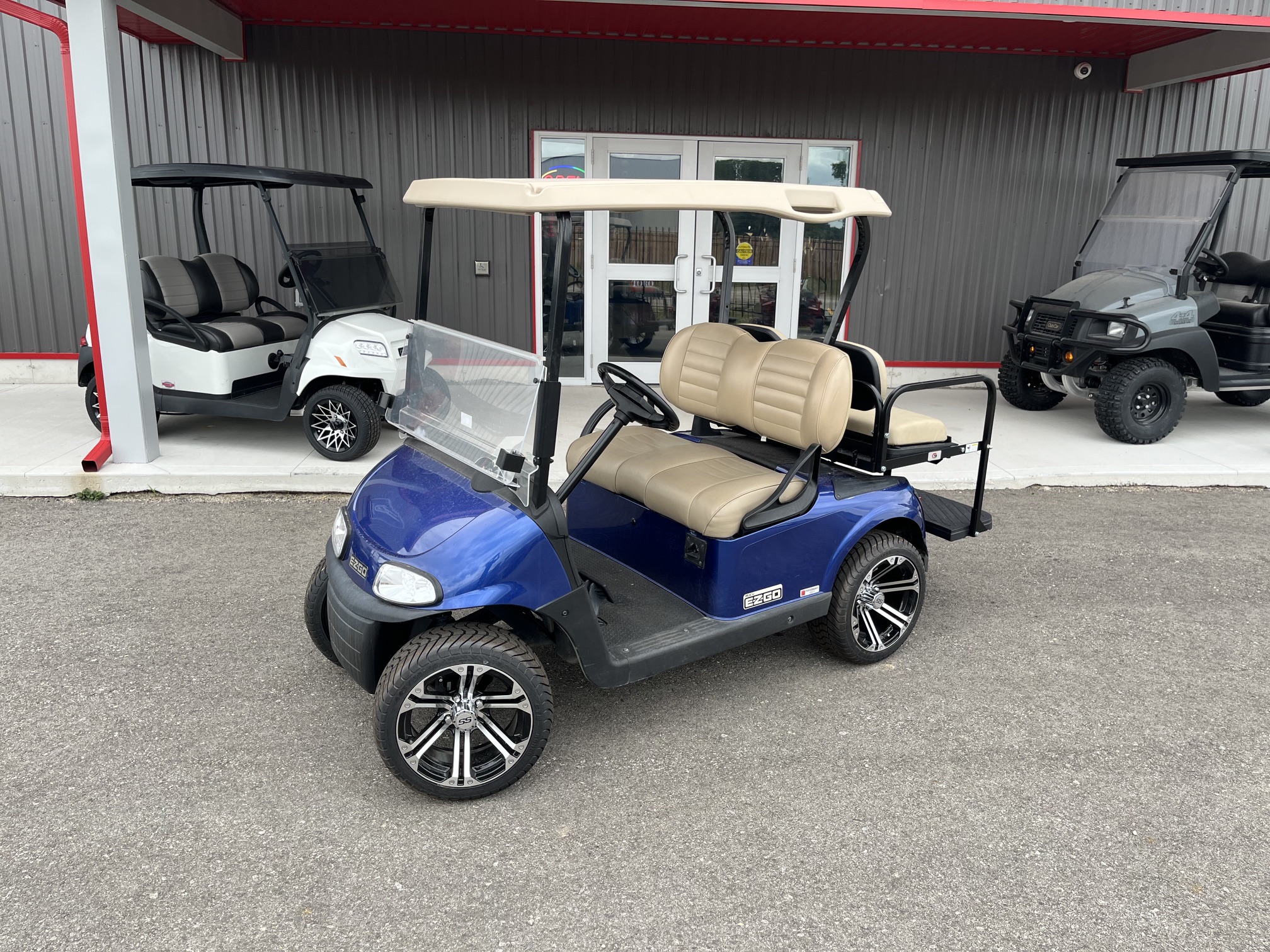 2018 EZGO RXV Lithium 4 Passenger Golf Cart