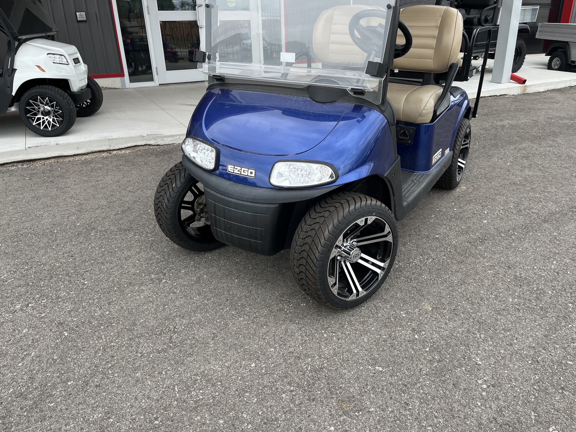 2018 EZGO RXV Lithium 4 Passenger Golf Cart