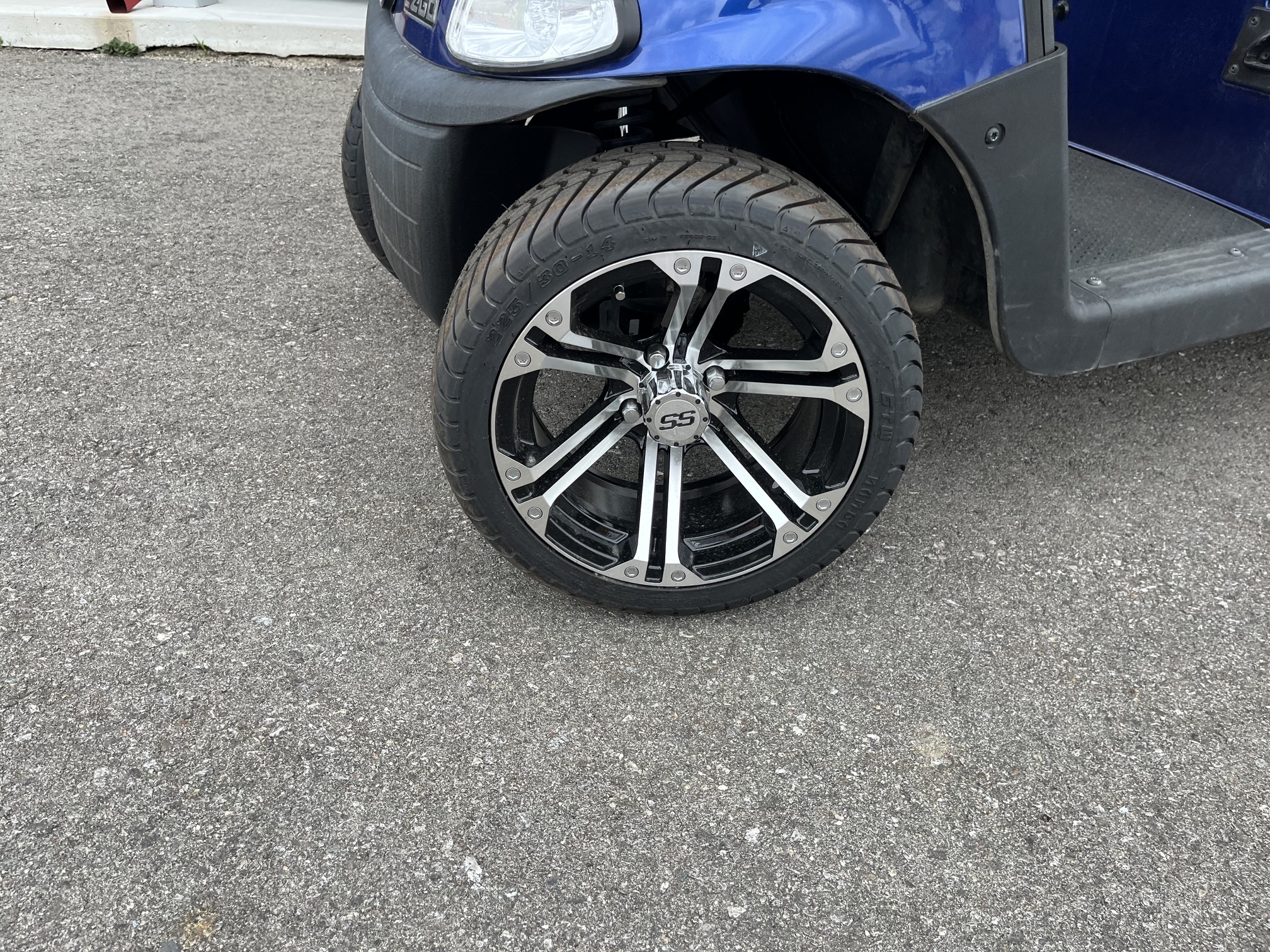 2018 EZGO RXV Lithium 4 Passenger Golf Cart