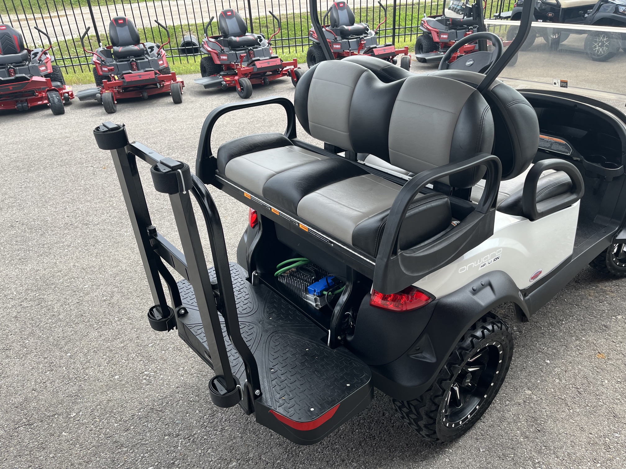 2025 Demo Club Car Onward HP Lithium Lifted 4 Passenger Glacier White DM2517-650140 - Image 9
