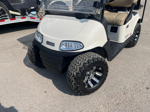 2017 EZGO RXV 48V Electric Golf Cart