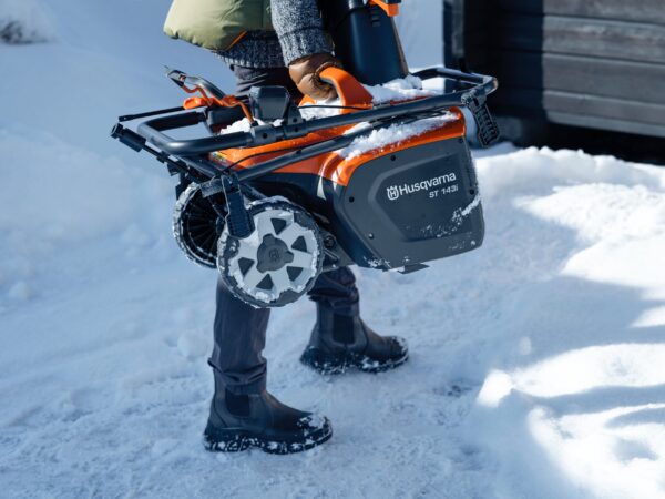 Husqvarna ST 143i Electric Snow Blower