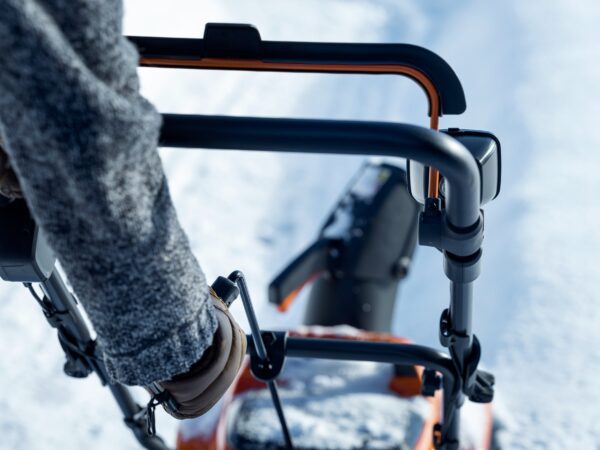 Husqvarna ST 143i Electric Snow Blower