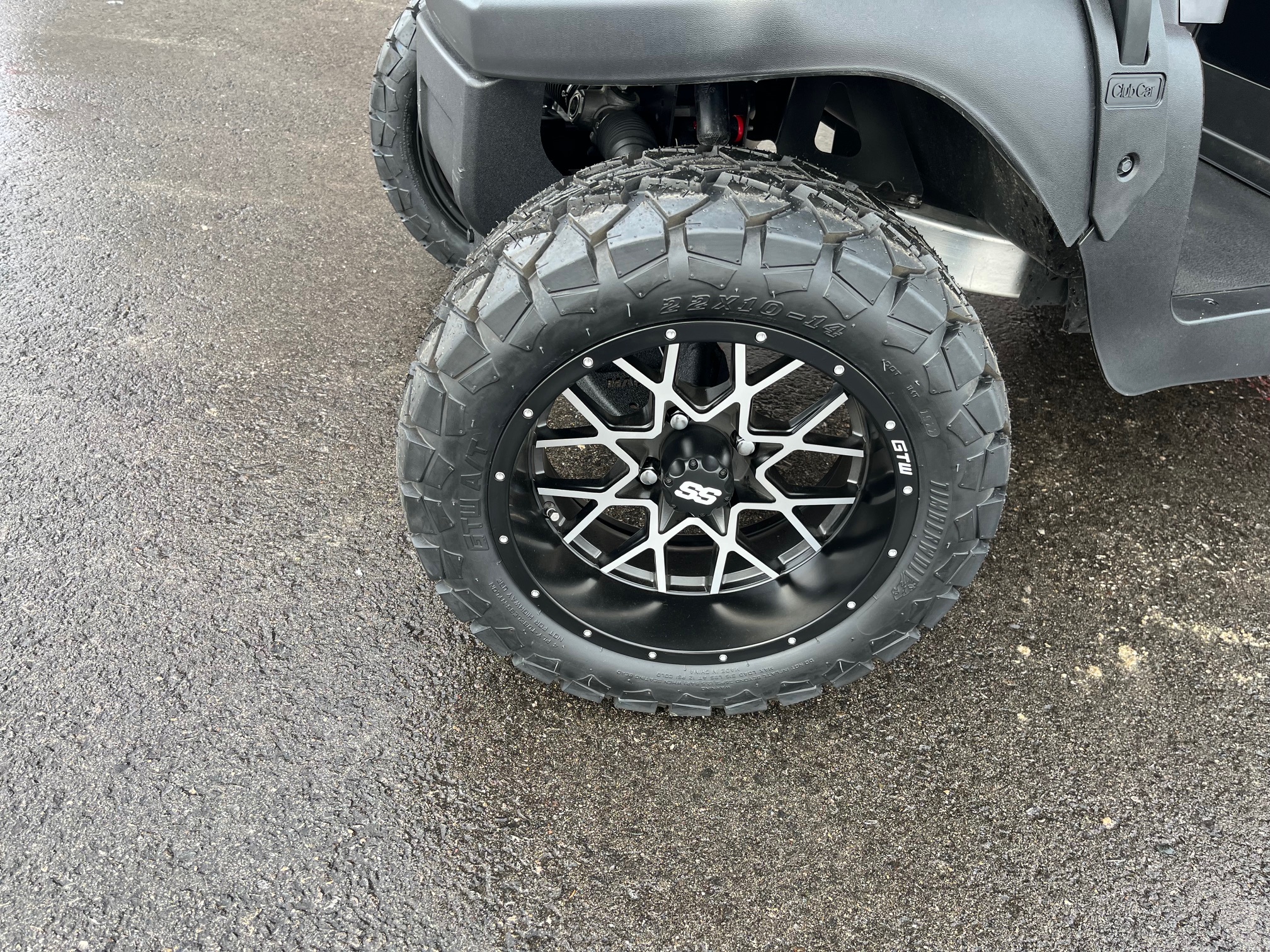 IMG_8590 2025 Club Car Tempo Golf Cart Gas EFI Lifted 4 Passenger