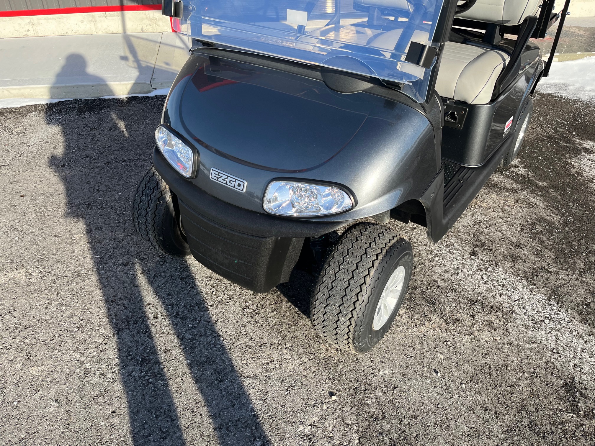 IMG_8915 2022 EZGO RXV Lithium Grey 4 Passenger Electric Golf Cart